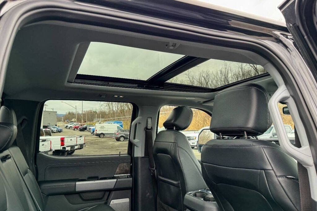 Used 2023 Ford F250 Lariat w/ Lariat Ultimate Package AWD/4WD image 19