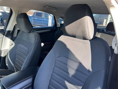 Used 2020 Ford Fusion SE image 14
