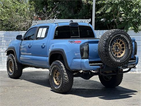 Used 2019 Toyota Tacoma TRD Off-Road w/ Technology Package AWD/4WD image 3