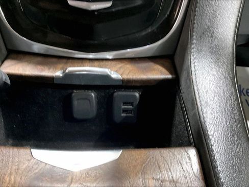 Used 2015 Cadillac Escalade ESV Premium image 32