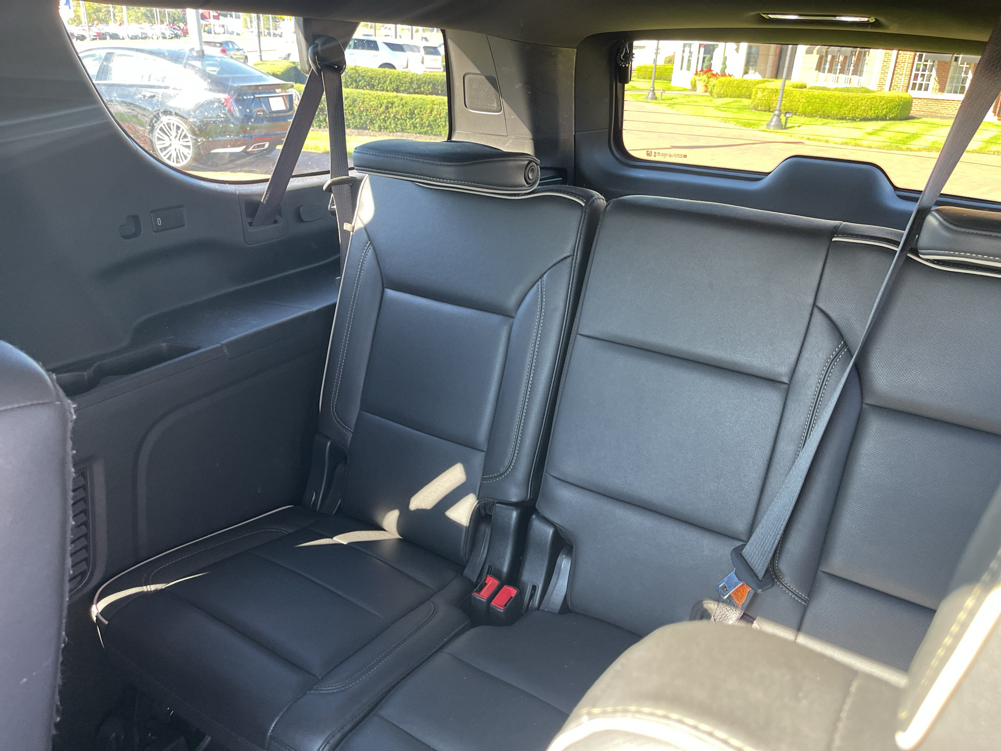 Used 2023 GMC Yukon XL SLT w/ SLT Luxury Package AWD/4WD image 31