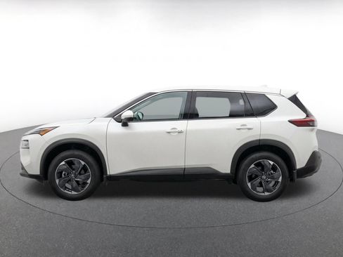 Used 2025 Nissan Rogue SV AWD/4WD image 4