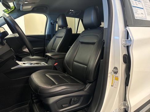 Certified 2023 Ford Explorer XLT w/ Equipment Group 202A image 8