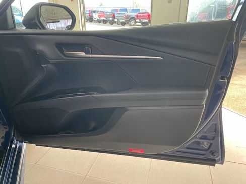 Used 2025 Toyota Camry SE image 25