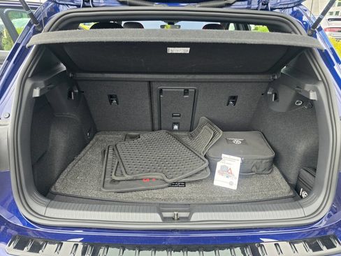 Used 2023 Volkswagen GTI SE FWD image 10