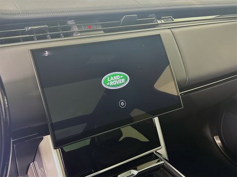 Used 2024 Land Rover Range Rover SE image 13