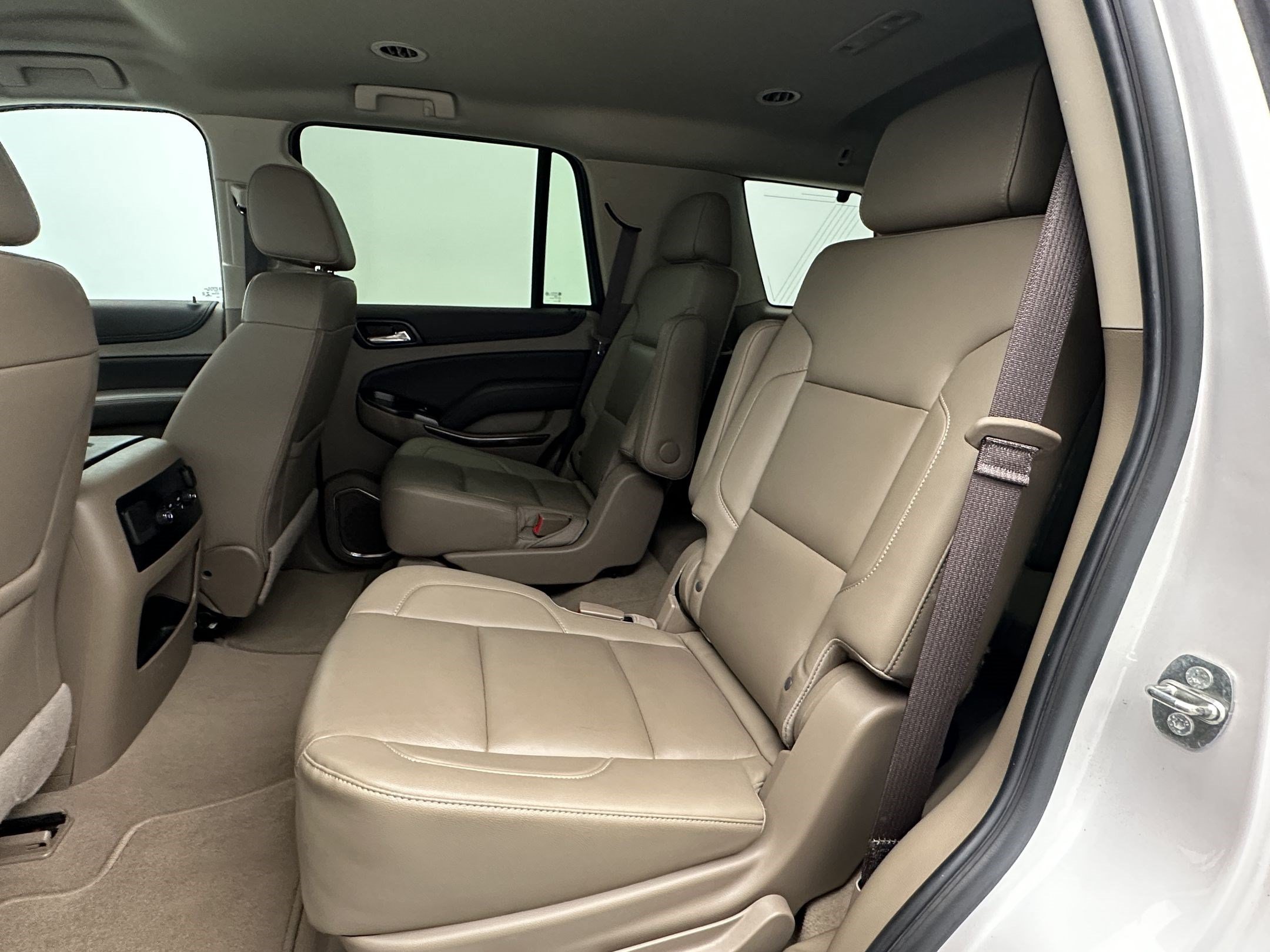 Certified 2020 Chevrolet Tahoe LT w/ Luxury Package AWD/4WD image 24