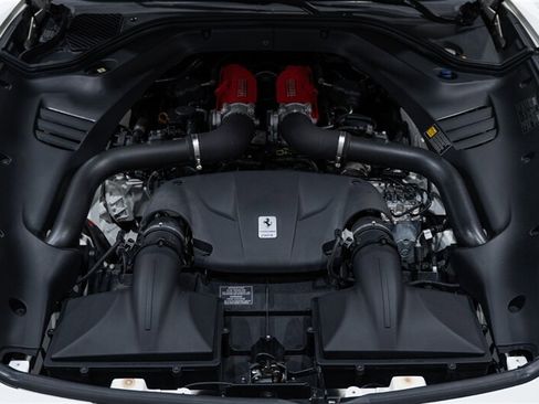 Used 2016 Ferrari California T RWD image 41