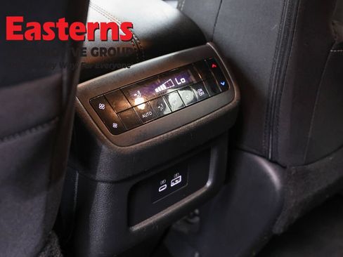 Used 2023 Nissan Pathfinder SV AWD/4WD image 24