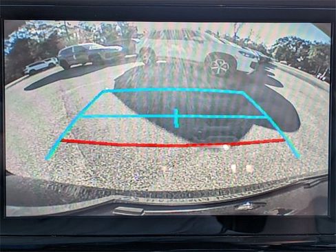 Used 2024 Toyota Sienna XLE image 24