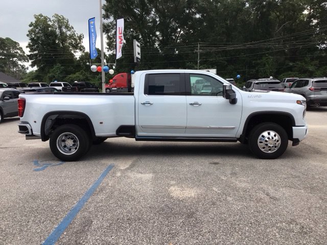 Used 2026 Chevrolet Silverado 3500 High Country w/ Technology Package AWD/4WD image 5