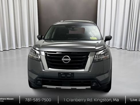 Used 2023 Nissan Pathfinder SL w/ SL Premium Package AWD/4WD image 2