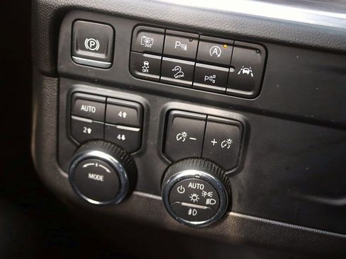 Used 2025 Chevrolet Tahoe Z71 image 29