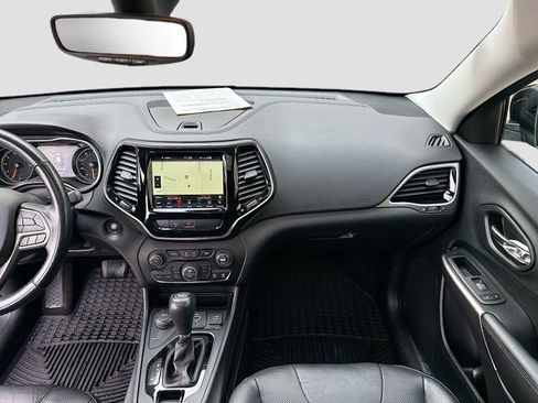 Used 2020 Jeep Cherokee Limited image 24