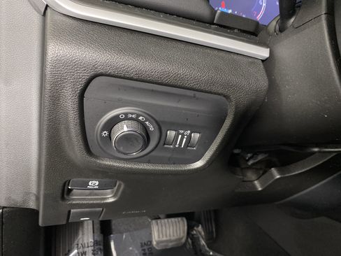 Used 2023 Jeep Grand Cherokee L Laredo w/ Luxury Tech Group I AWD/4WD image 25