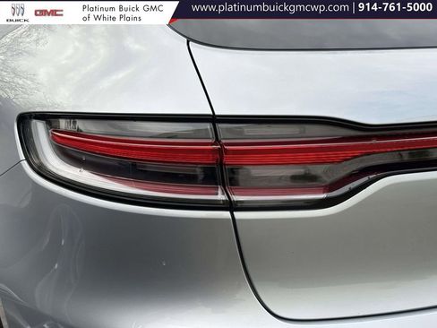 Used 2023 Porsche Macan image 10