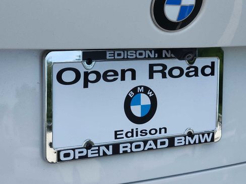 Used 2022 BMW X5 xDrive40i w/ Parking Assistance Package AWD/4WD image 32