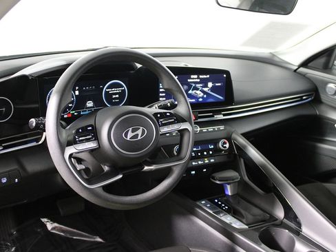 Used 2024 Hyundai Elantra Blue image 7