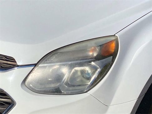 Used 2017 Chevrolet Equinox LS image 5