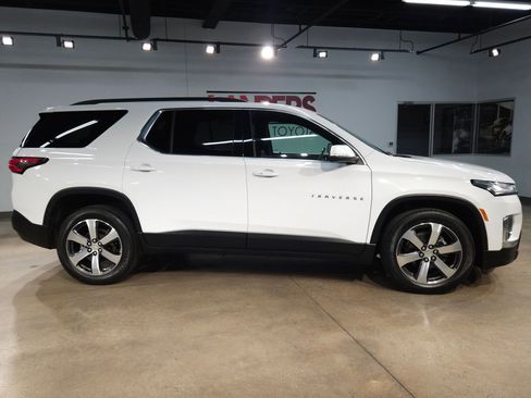 Used 2023 Chevrolet Traverse LT w/ LT Premium Package image 8