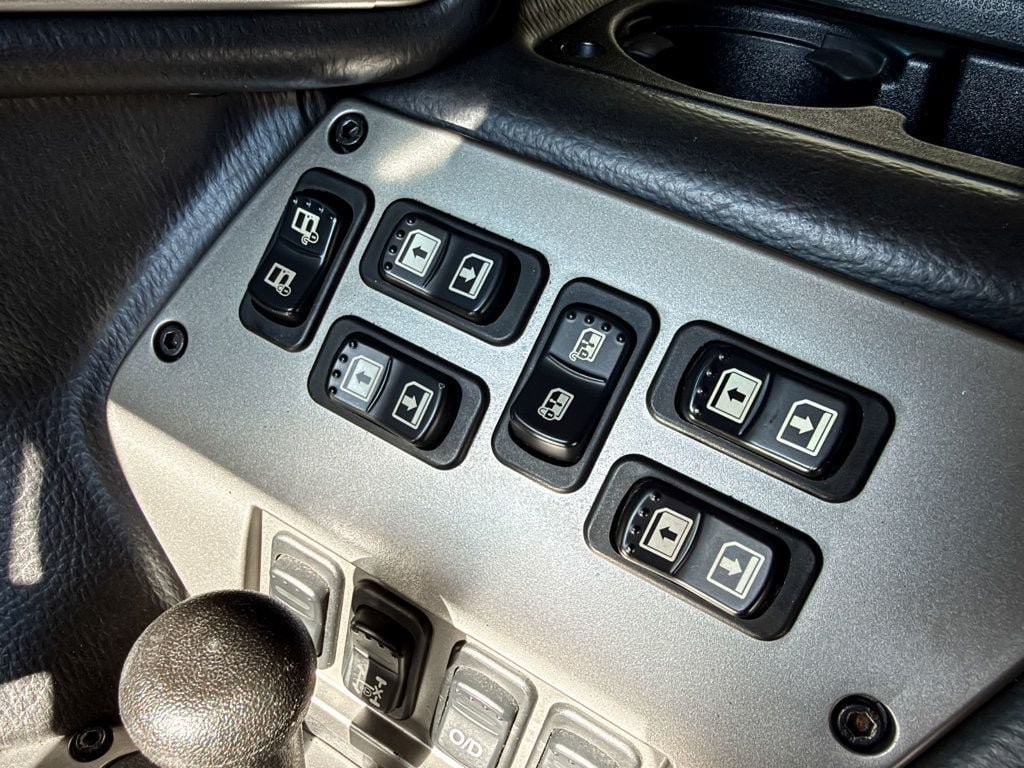 Used 2006 HUMMER H1 4-Door Wagon AWD/4WD image 54