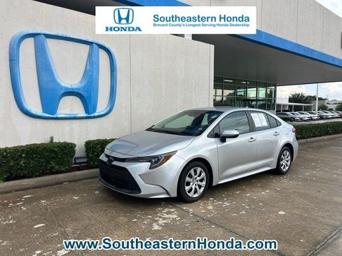 Used 2023 Toyota Corolla LE FWD image 1