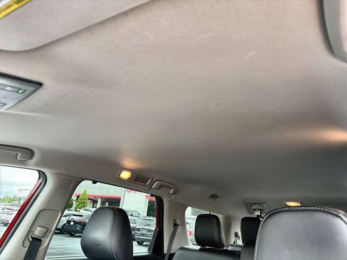 Used 2023 Nissan Pathfinder SL AWD/4WD image 28