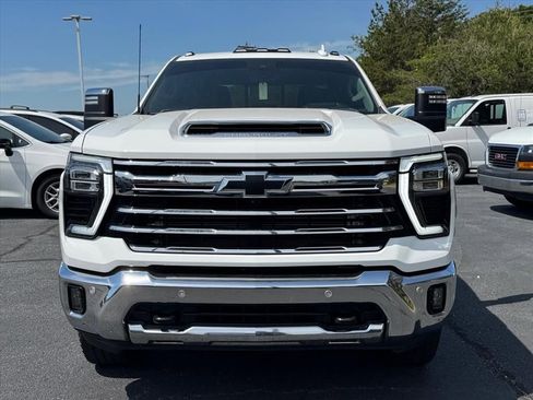 Used 2024 Chevrolet Silverado 2500 LTZ w/ LTZ Premium Package AWD/4WD image 8
