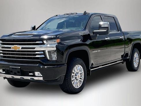 Used 2023 Chevrolet Silverado 2500 High Country w/ LPO, Hitch Package AWD/4WD image 2