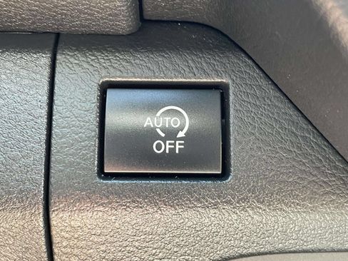 Used 2025 Nissan Frontier SV RWD image 22