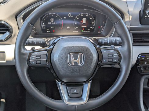 Used 2024 Honda Pilot Elite image 13