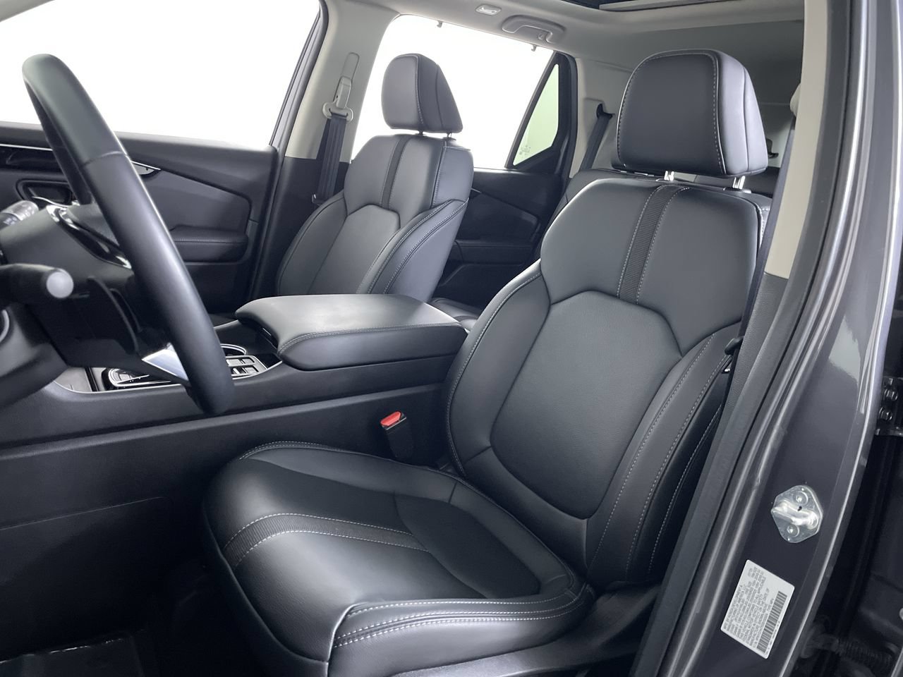 Used 2025 Honda Pilot Touring image 13