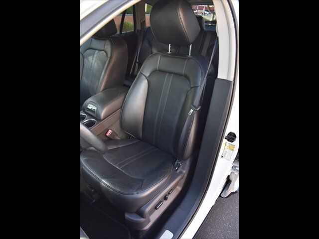 Used 2013 Lincoln MKX AWD image 15