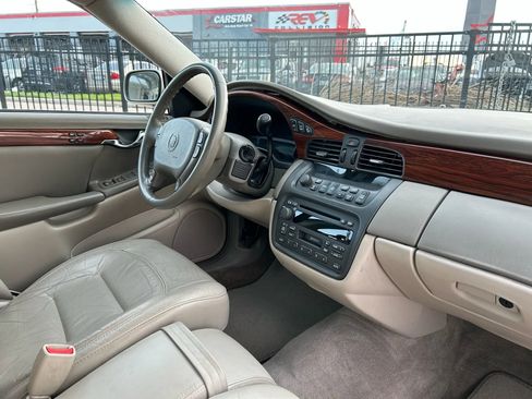 Used 2000 Cadillac De Ville Sedan w/ Comfort/Convenience Pkg image 13