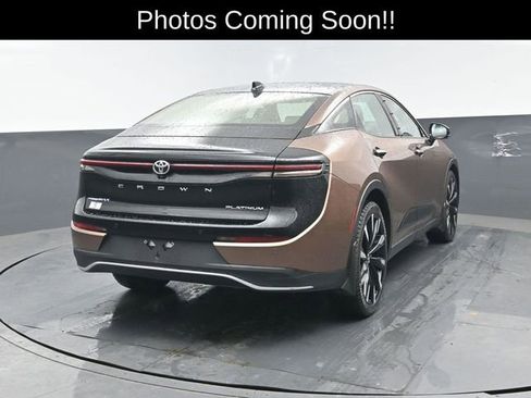 Used 2023 Toyota Crown Platinum AWD/4WD image 8