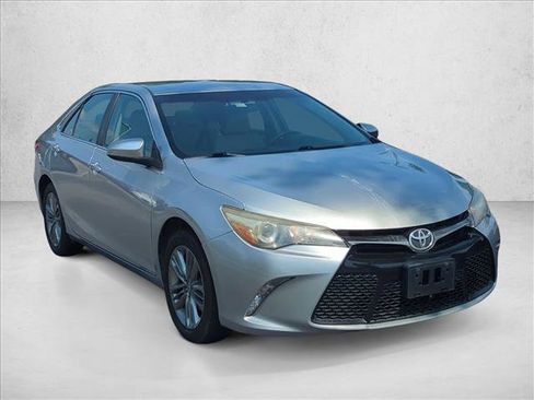 Used 2016 Toyota Camry SE FWD image 3