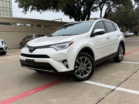 Used 2017 Toyota RAV4 Limited image 2