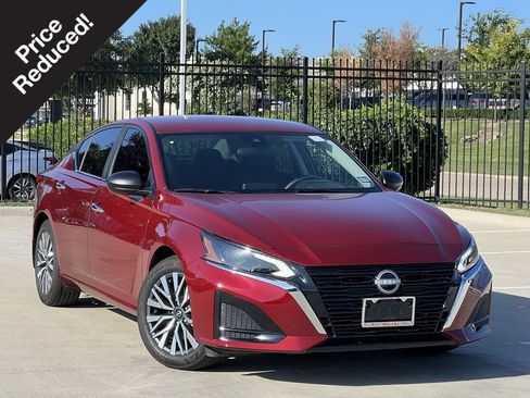 Certified 2025 Nissan Altima 2.5 SV FWD image 1