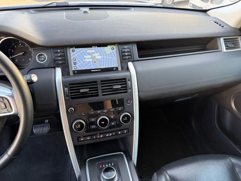Used 2017 Land Rover Discovery Sport HSE image 37