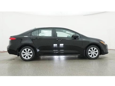 New 2026 Toyota Corolla LE FWD image 34