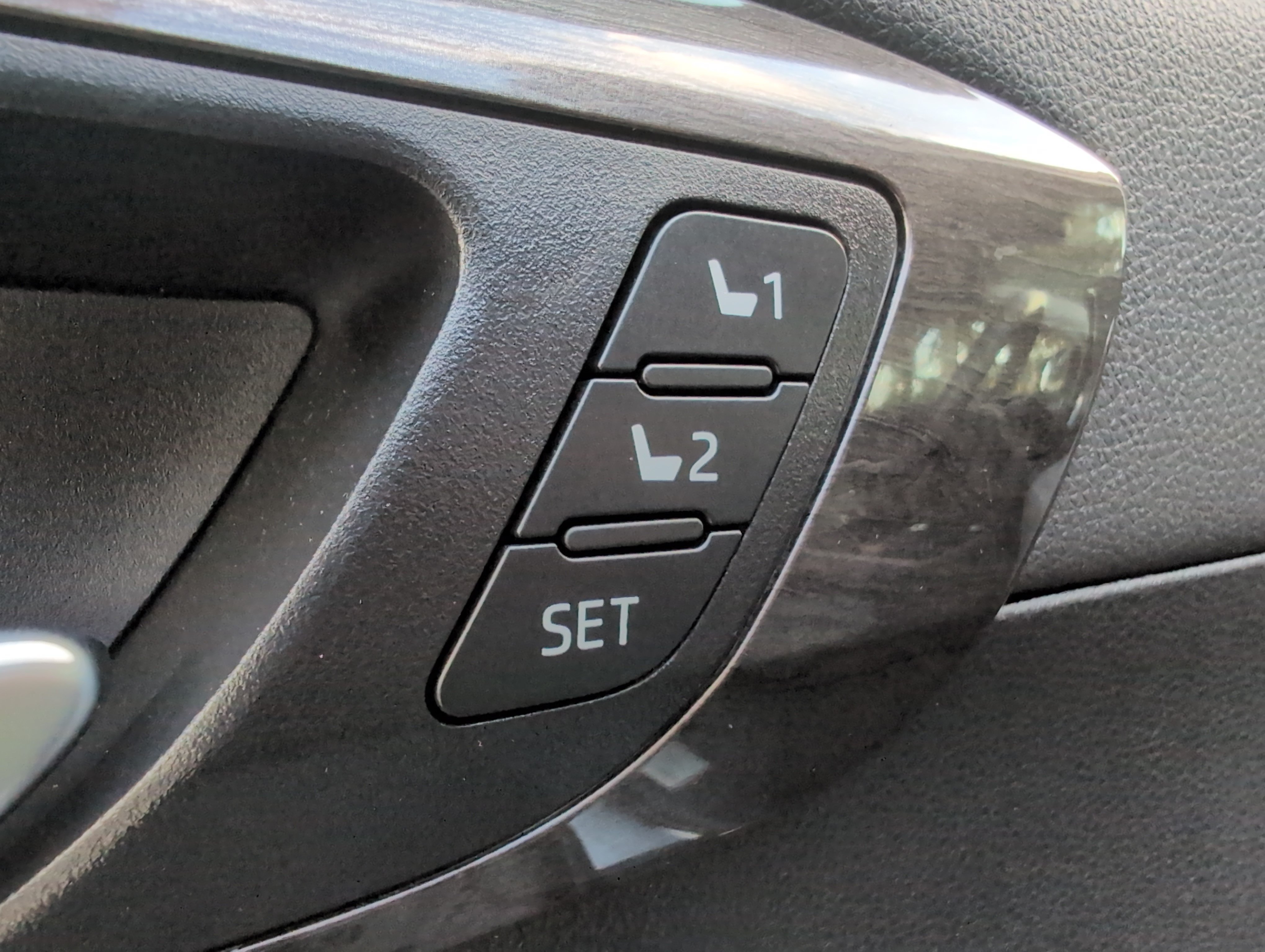 Used 2023 Toyota Highlander Platinum FWD image 38
