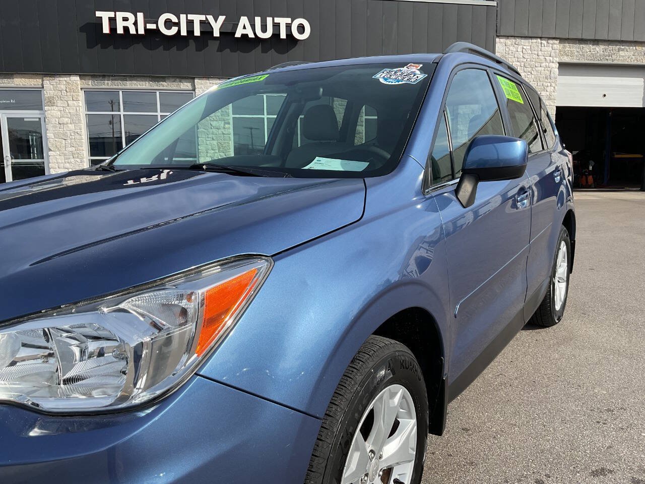 Used 2016 Subaru Forester 2.5i Limited AWD/4WD image 2