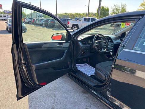 Used 2019 Hyundai Sonata SE FWD image 25