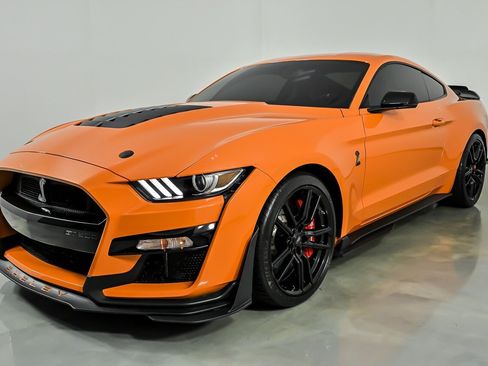 Used 2021 Ford Mustang Shelby GT500 w/ Technology Package RWD image 6
