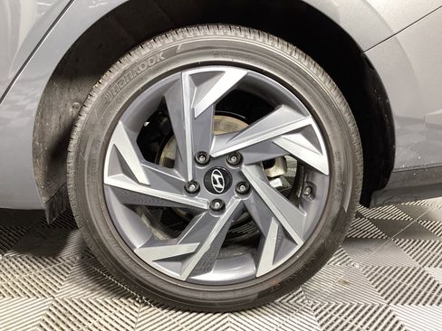 Certified 2025 Hyundai Elantra Sport image 11