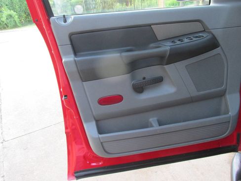 Used 2008 Dodge Ram 1500 Truck ST image 11