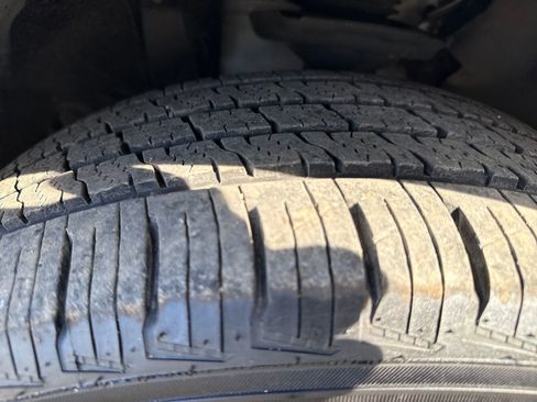 Used 2022 Volkswagen Tiguan SE image 28