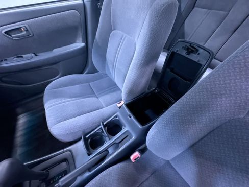 Used 2001 Toyota Camry CE FWD image 25