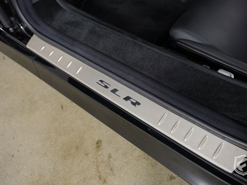 Used 2008 Mercedes-Benz SLR image 18