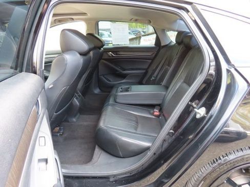 Used 2018 Honda Accord Touring image 13